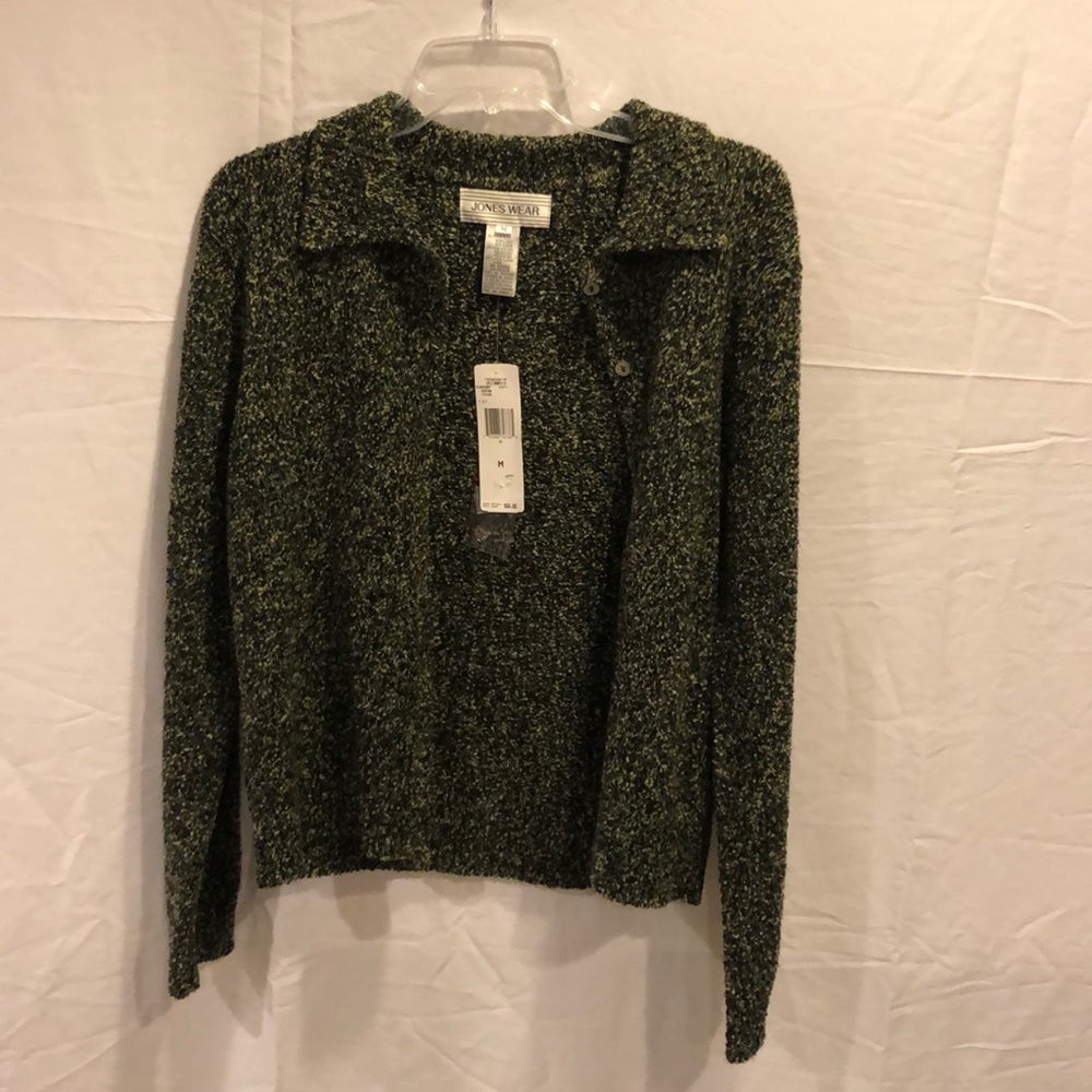 Jones Wear Sweater’s